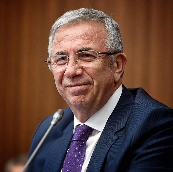 ankaragelisiyor's tweet photo. Bilbordlarda ne benim fotoğrafımı ne de adımı göremezsiniz, sadece büyükşehir belediyesi yazar. Çünkü o reklamı kendi kesemden yapmıyorum.

Mansur Yavaş https://t.co/NGtHTNhmFN