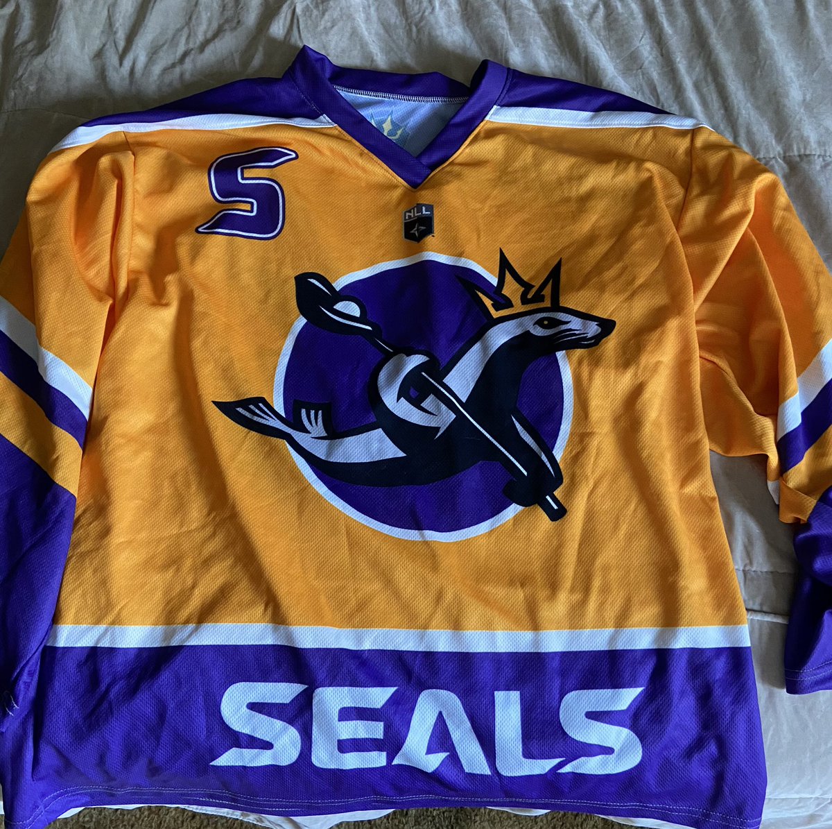 jahayramunoz's tweet photo. Shoutout to @SealsLax for this awesome jersey! I was fortunate enough to win this bad boy during their “last jersey standing” contest. Cant wait to wear it when season starts! Special shout-out to Rob for always keeping me up to date about all things Seals also! Go Seals!!! https://t.co/AdSNwFqzBq