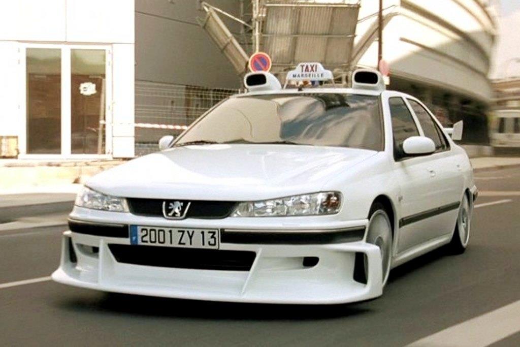 無計画あんころ餅 ロケットリーグは映画 好きでも楽しめる作品だと思ってる デロリアンとかナイトライダーのkittとかジュラシックパークのラングラーとか出てるし 個人的に次に映画から何らかの車 を出すのならtaxiのプジョー406出してくれねぇ