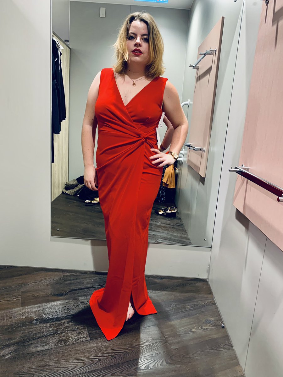 AbbieBrayPhys's tweet photo. Me and mum went to a restaurant and then clothes shopping and then a pub crawl (a normal mummy and baby day). I’ve still yet to wear that dress out.... #lastnormalphoto https://t.co/ai3hPJGhmg