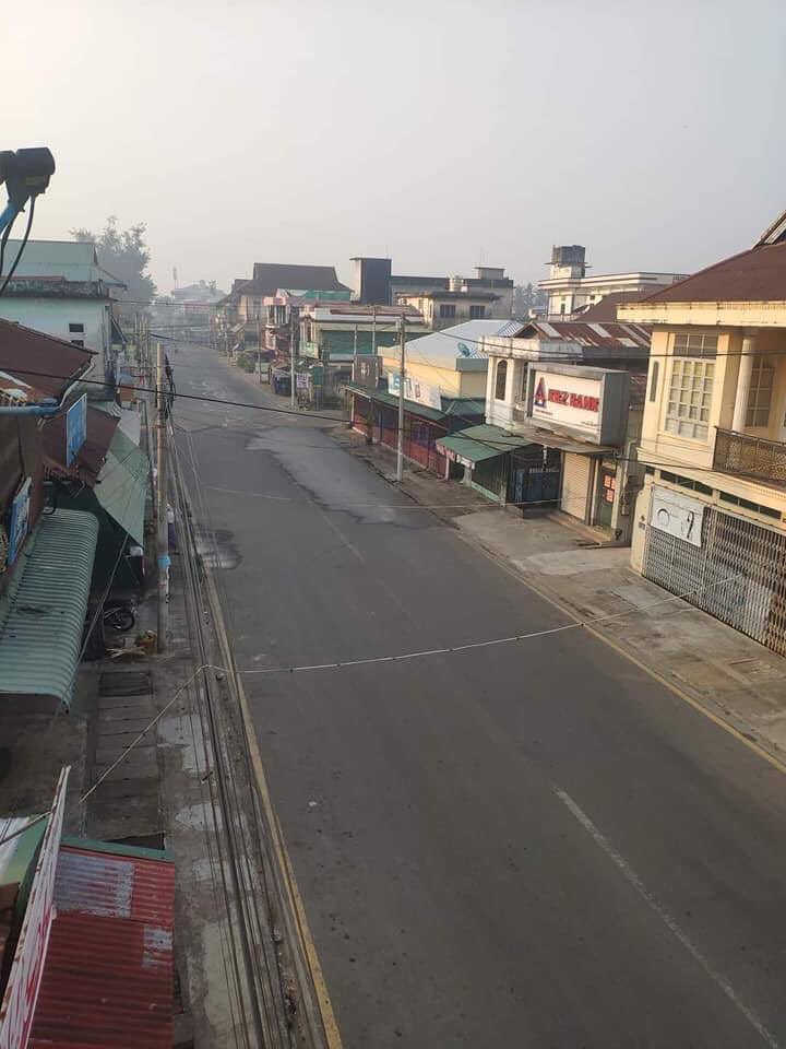 All clear in the city of DaWei, they all joined silence strike today. No one, no vehicles on the road, and all the shops are closed.
SILENCE REVOLUTION 
#WhatsHappeningInMyanmar
#Mar24SilenceStrike