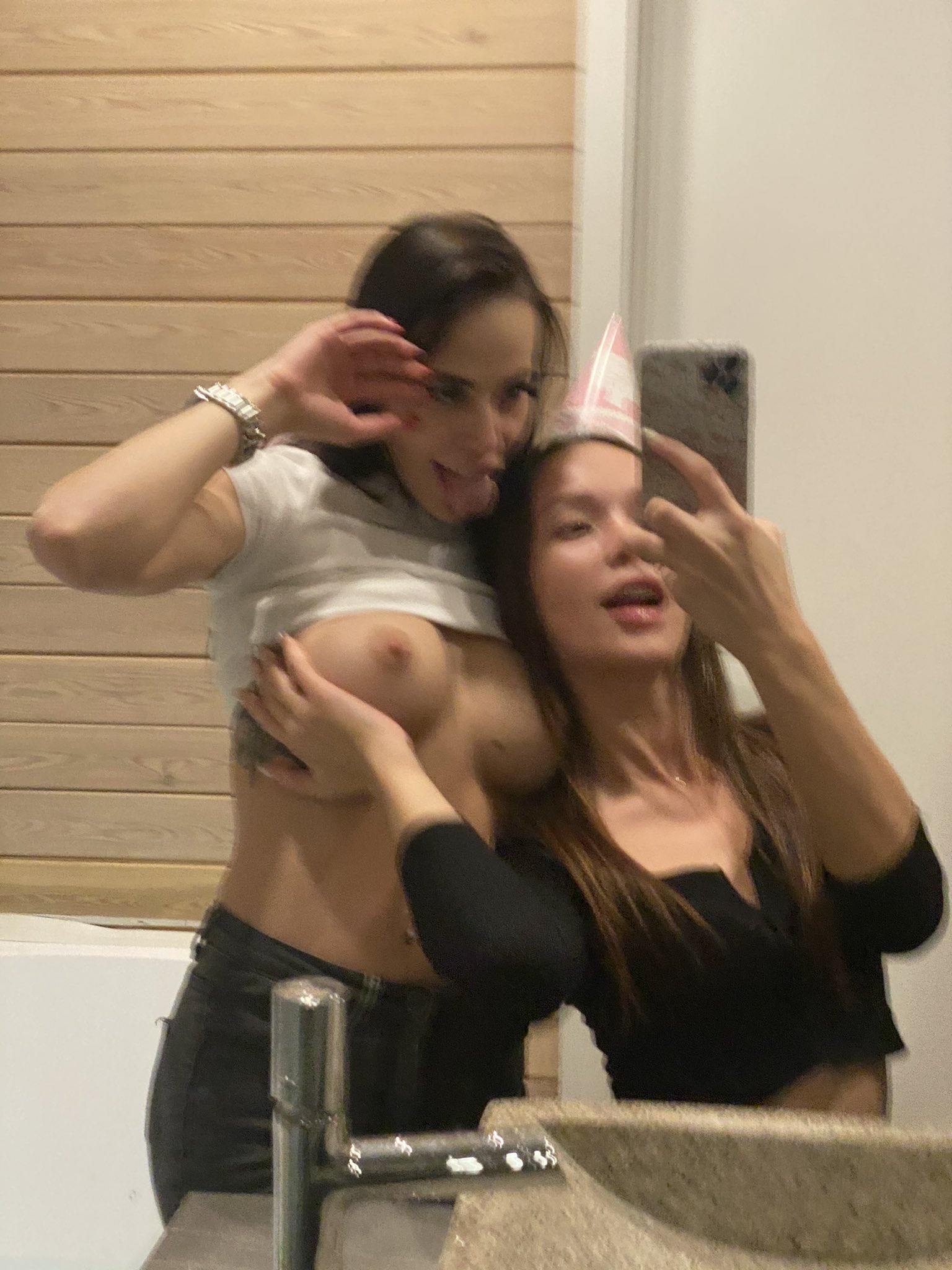 Celebrity my birthday with amazing @ellieleen1 😎 🌸 https://t.co/NRzrbdbiJG