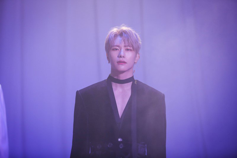 VICT_ONtwt's tweet photo. ⠀ ، 🌌 : 𝖭𝖾𝗐 𝖶𝗈𝗋𝗅𝖽 𝗐𝖾 𝖺𝗋𝖾 𝗩!𝗖𝗧/𝗢𝗡 — '𝗡𝗼𝘀𝘁𝗮𝗹𝗴𝗶𝗰 𝗻𝗶𝗴𝗵𝘁' | MV PHOTO BEHIND. #DÁNAE #HANAKO #LUYAN #DEVAK https://t.co/7drqmxxChN