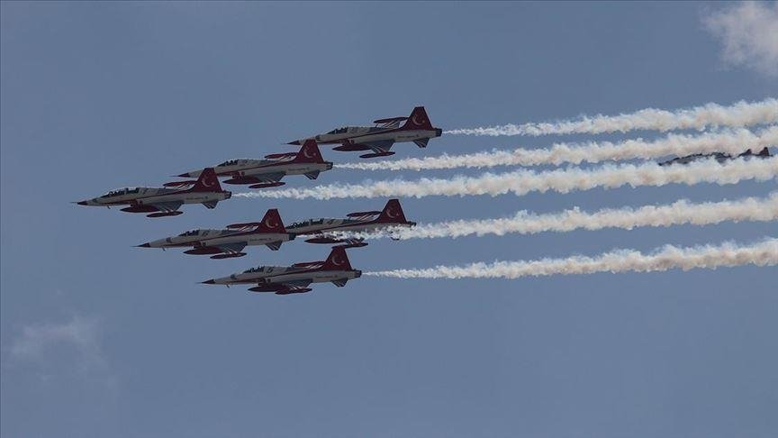 A_sad10's tweet photo. Our Turkish Airforce Pride Team #SOLOTURK is in Pakistan and going to participate in #PakistanDayParade.
Turkey is always there with Pakistan.
🇹🇷❤️🇵🇰 https://t.co/mqNsDix6SC