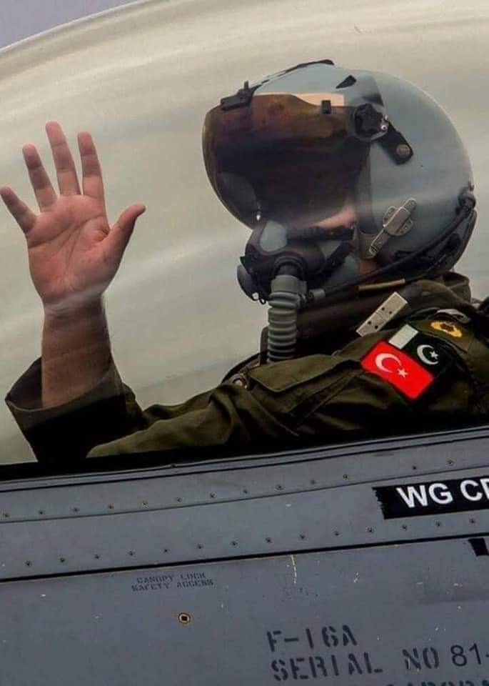 A_sad10's tweet photo. Our Turkish Airforce Pride Team #SOLOTURK is in Pakistan and going to participate in #PakistanDayParade.
Turkey is always there with Pakistan.
🇹🇷❤️🇵🇰 https://t.co/mqNsDix6SC