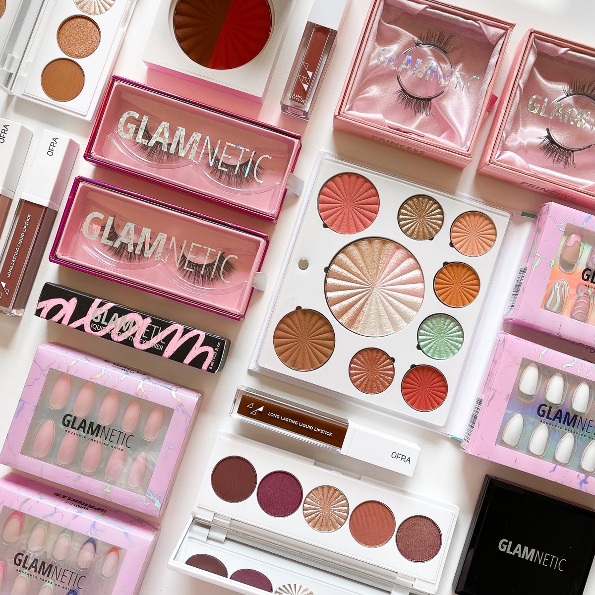 glamnetic's tweet image. 💖 @glamnetic x @OFRACosmetics MAJOR #GIVEAWAY 💖

TWO WINNERS will receive a $200 value prize! 🤯
✨ $100 gift card to Glamnetic
✨ $100 gift card to Ofra Cosmetics

To Enter:
1️⃣ Follow @glamnetic and @OFRACosmetics
2️⃣ Like &amp;amp; Retweet
3️⃣ Tag 2 friends

Winner announced on 3/29