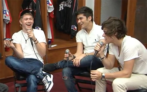 todays1dhistory's tweet photo. Today (March 24) in 2012 - 1D head to Dallas for their Bring 1D to the US event, including a performance, interviews, and an album signing! 🙌🙌 https://t.co/VGo7Ywnn3O