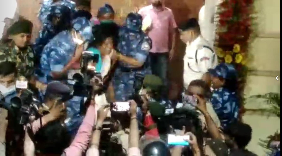 34yearsofpride's tweet photo. Bihar police bill of BJP-JD(U) govt is an attempt to establish police state in Bihar-where any one who dares to question will be beaten up like opposition MLAs were thrashed today.
We should condemn draconian police bill !!

#नीतीशकुमार_शर्म_करो #Vote4Left https://t.co/TKNAEn6XOq
