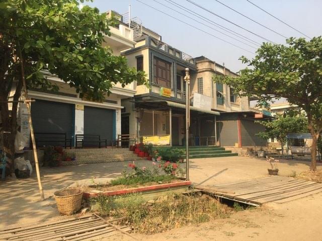 IrrawaddyNews's tweet photo. Silent Strike in Kyunhla, #Sagaing Region on Wednesday morning.

March 24, 2021
(Photo: CJ)
#WhatsHappeningInMyanmar
#SilentStrike
#CivilDisobedienceMovement https://t.co/q27LNPLGa1