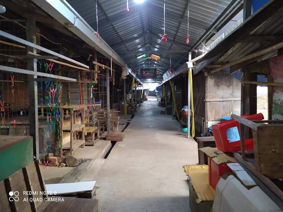 Byun_Sori6104's tweet photo. SILENCE REVOLUTION 

Nyaungdon MyoMa Big Market also involves in NationWide Silent Day!!! 

#WhatsHappeningInMyanmar
#Mar24SilenceStrike https://t.co/zmS7E4x2IZ