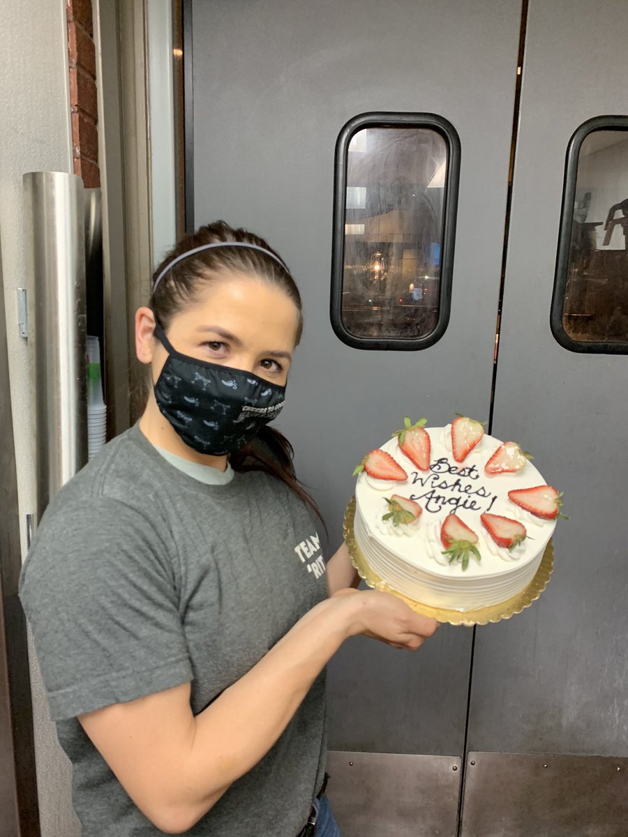 IslasJudy's tweet photo. Everyone please meet Angie! She has been a Chilihead for 13 years and now promoted to CSL! She is very hard worker and loves working for Chili’s. You will be missed Angie! #chilisjobs #chilislove @travishorne23 @Justinnandrews @dale_bullotta @smaymay1117 https://t.co/SmlTaoJyrq
