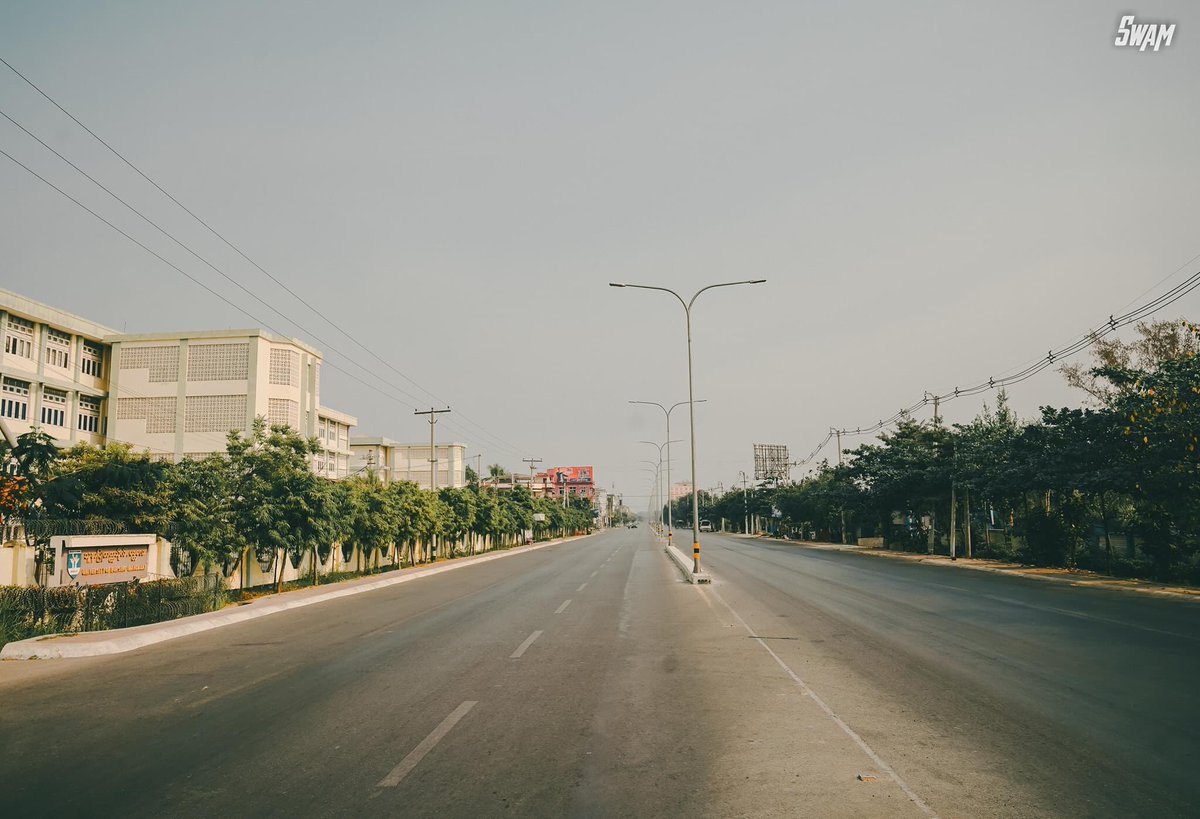 Rukh98's tweet photo. Today,streets of Mandalay are clear with all businesses close.We rule our cities and we could shut down them anytime we want.
March 24
#Silent_Strike
#WhatsHappeningInMyanmar
#တည်ငြိမ်ခြင်းမဟုတ်တဲ့တိတ်ဆိတ်ခြင်း
#OurCityOurRuleOurWill
#RejectMilitaryRule https://t.co/3u0tgfIEwb