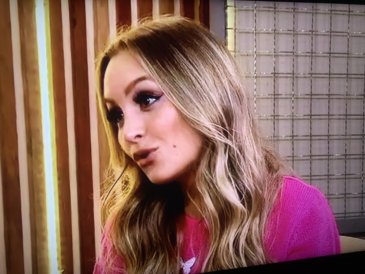 monteirosflavia's tweet photo. Quem está acompanhando essa linda dando um show de maturidade na #RedeBBB? 💙🦋 qto orgulho!
#bbb21 #TeamCarlaDiaz https://t.co/ezhpN7PA3y
