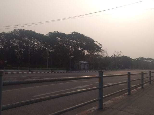 Byun_Sori6104's tweet photo. Silent situations of NayPyiTaw which is the headquarter of Military 🤭

Even the city which fills with people who relate with military mostly disobey the rules of military🤭

SILENCE REVOLUTION 

#WhatsHappeningInMyanmar
#Mar24SilenceStrike https://t.co/30rbX5FN2y