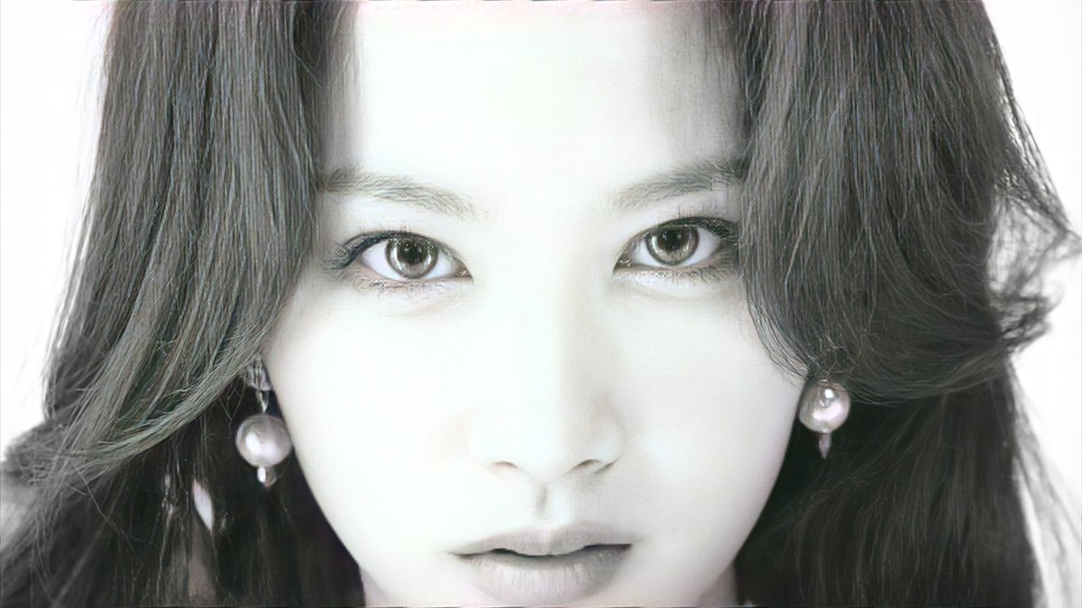 sanapics's tweet photo. this sana remains iconic https://t.co/rBa6dbHQsl
