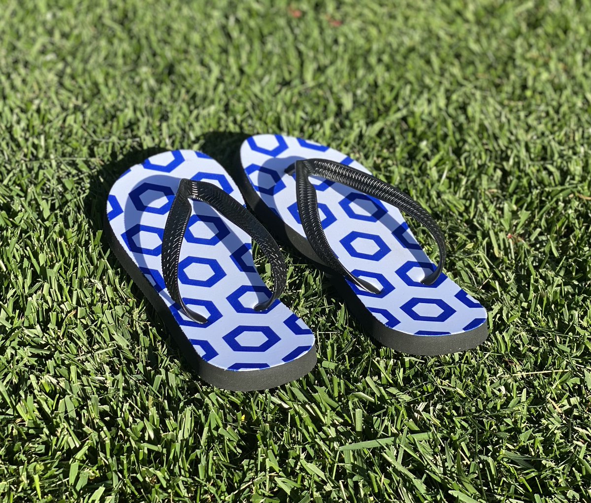 Crypto_BitC's tweet photo. $LINK Flops have been added to the collection 😎

🔥⛓🩴 https://t.co/UCXnCjXouJ