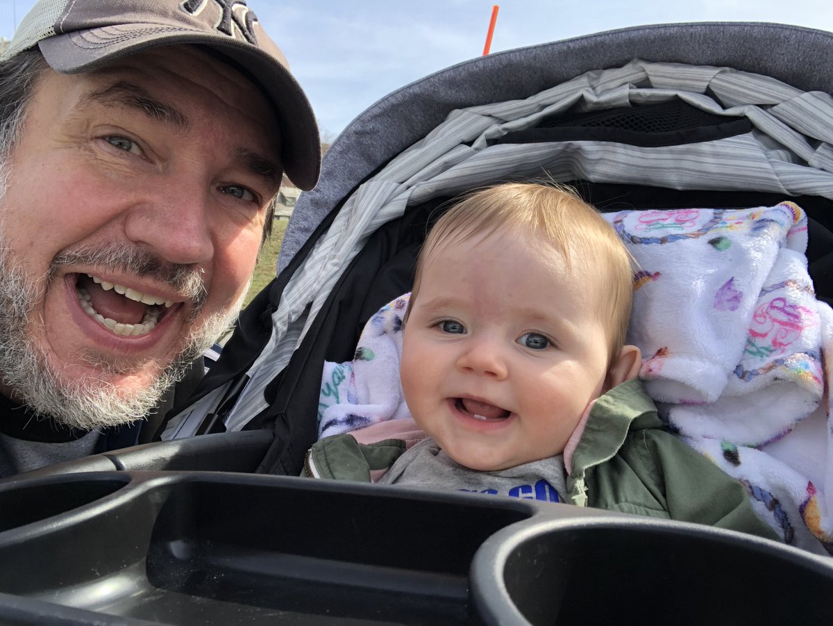 thenikrivers's tweet photo. Took Kinley for an AM walk around the falls today. #GirlDad #BabyRivers #NiagaraFalls https://t.co/p3caXEqRnY