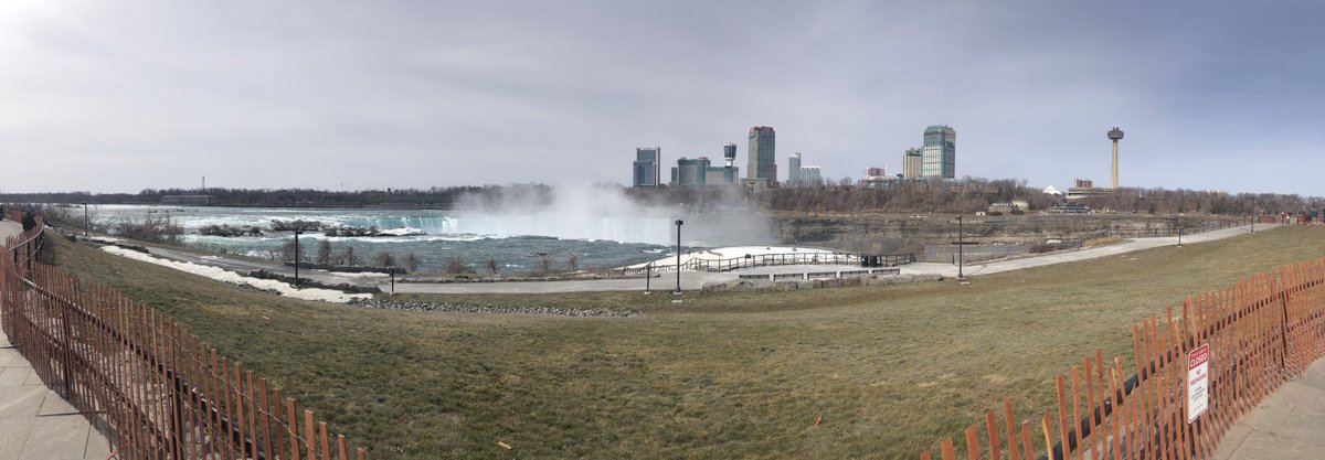 thenikrivers's tweet photo. Took Kinley for an AM walk around the falls today. #GirlDad #BabyRivers #NiagaraFalls https://t.co/p3caXEqRnY