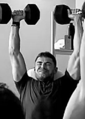 ZacEfronsCrew's tweet photo. same @ZacEfron https://t.co/GwyhxXYe5i