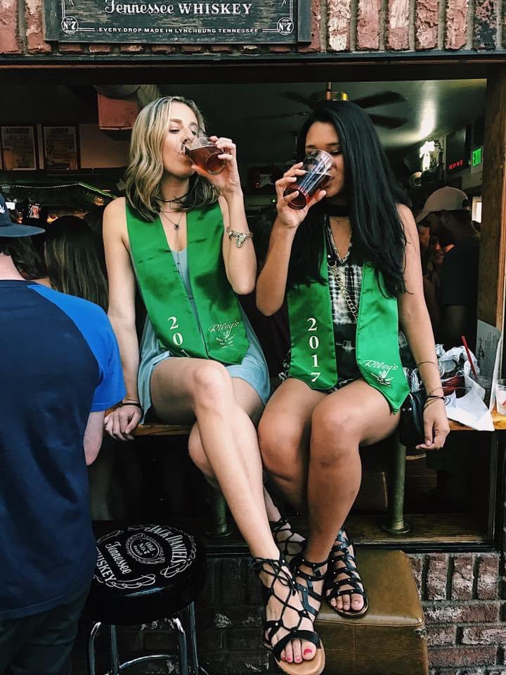 hannah_gonzalez's tweet photo. I never tweet anymore but u bet ur ass I’m gonna fire up my account again to rep my fav college bar #BestBarRileys @RileysChico @kuhlaireebear https://t.co/hVAoIzCPFu