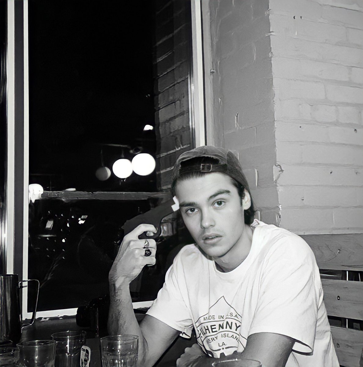 fvsmallard's tweet photo. 𝘪𝘧 𝘵𝘩𝘦 𝘸𝘰𝘳𝘭𝘥 𝘦𝘷𝘦𝘳 𝘨𝘰𝘦𝘴 𝘢𝘨𝘢𝘪𝘯𝘴𝘵 𝘺𝘰𝘶, 𝘪𝘵 𝘸𝘪𝘭𝘭 𝘣𝘦 𝘺𝘰𝘶 𝘢𝘯𝘥 𝘮𝘦 𝘢𝘨𝘢𝘪𝘯𝘴𝘵 𝘵𝘩𝘦 𝘸𝘰𝘳𝘭𝘥 ♥ https://t.co/wcYqbbOlFo