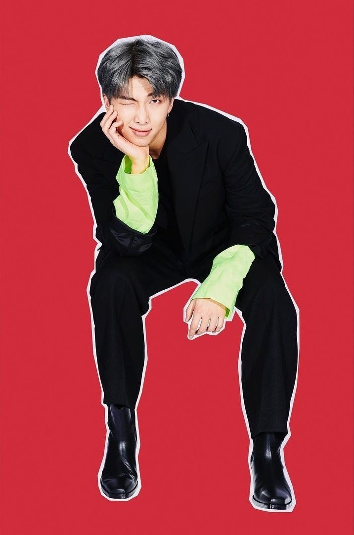Seoul_ItalyBTS's tweet photo. [#Instagram📷] Il fotografo #PeterYang vende alcune delle stampe tratte dal suo servizio fotografico con i @BTS_twt per #EntertainmentWeekly 
👉https://t.co/J9W1lZvxxQ 

Fonte: https://t.co/kMJie4nLv8 https://t.co/9SjVpzVXTn