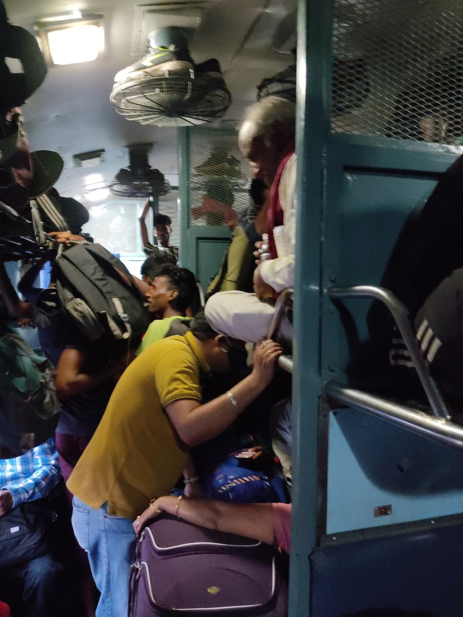 Rahman018's tweet photo. @RailMinIndia @ECRlyHJP @rpfecrdnr
@rpfecr 
Crowd can be seen in trains
instead of booked tickt don't get the seat in 2S to seat. 
Dated-24/03/2021
train name-pnbe bbu intercity special https://t.co/Kyp9353u2V