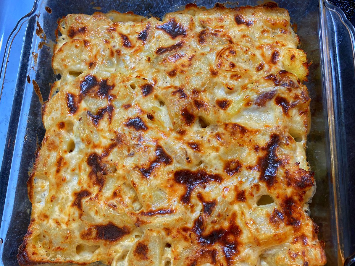 travelers_plate's tweet photo. Here’s another recipe to try! Check the link for the video: https://t.co/fhNnWoxsvb… Its a recipe from Portugal 🇵🇹 called Bacalhau com Natas (Salted cod with cream) #saltedcod #recipes #bacalhaucomnata #Portugal #food https://t.co/22hn8h79Is