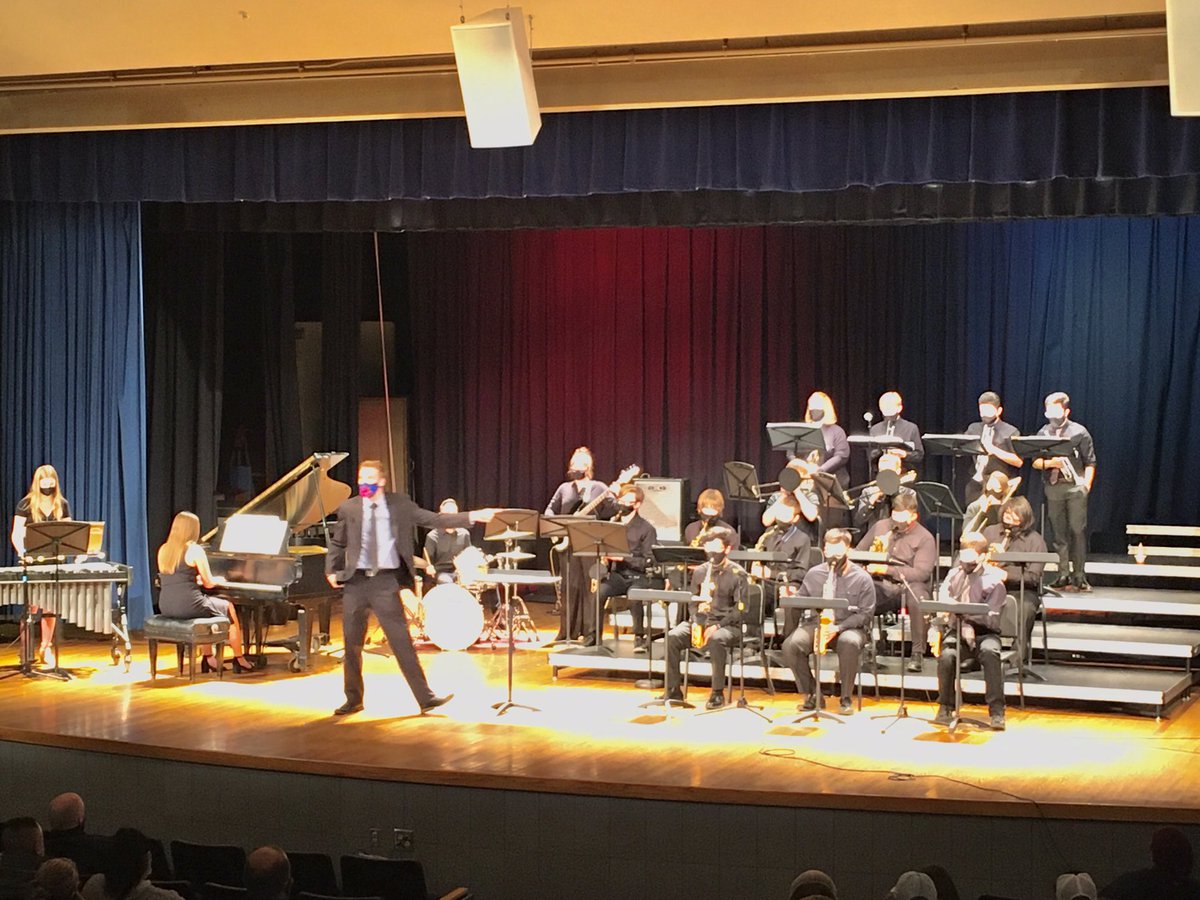 elmerellefson's tweet photo. ALHS Show Choir and Jazz Band in Concert!!! @ALHSathletics @alhsbands @AlhsMusic https://t.co/4CeIwajlgT