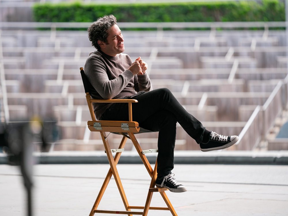 PerformancesMagazine tweet media