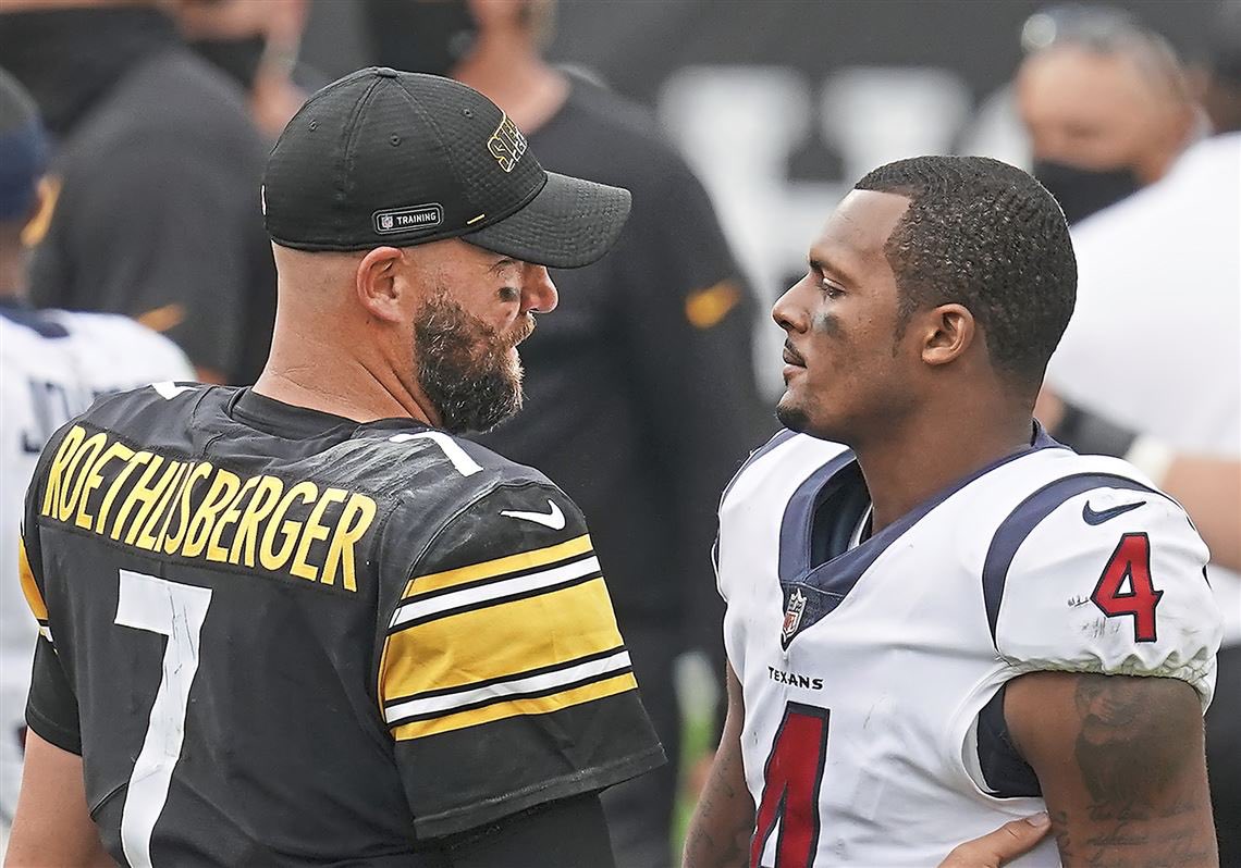 It’s always cool to see veterans in the NFL helping out young stars and give them advice