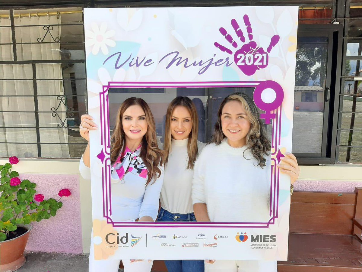 mishelmanchenok's tweet photo. #Quito📍1er. Taller de empoderamiento y conexión femenina para niñas y adolescentes en situación de extrema vulnerabilidad, articulado entre @InclusionEc #GrupoCID @EmpoderarteCorp 

Hoy participaron las niñas de la Unidad #MercedesDeJesúsMolina

#ViveMujer2021💜

@TaianoVicente2 https://t.co/6BXKT01qTM