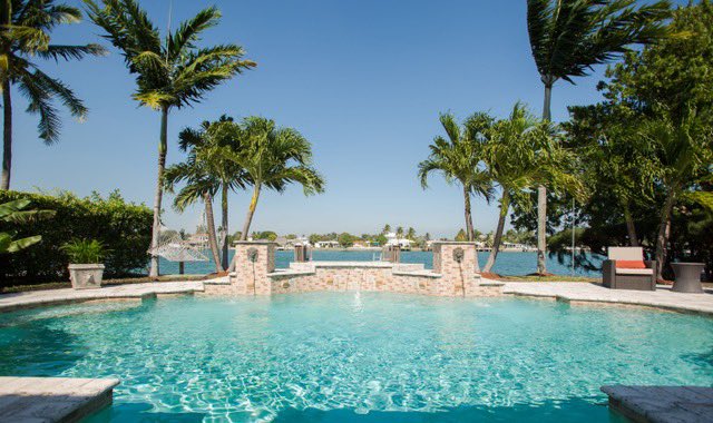VIPproperties's tweet photo. 🏡 645 North Shore Drive, Miami Beach⠀
💰 $2.599M
🛏 4 Bed, 3.5 Bath, Pool, Jacuzzi
📐 2,441sf Living, 11,050sf Lot
🌊 65ft Water Frontage
🏡 Open House • Sat, March 27th, 2pm to 5pm
.
#miamibeach #florida #miamihomes #miamiwaterfront #miamiopenhouse #miamibeachopenhouse https://t.co/wI79ti67gk