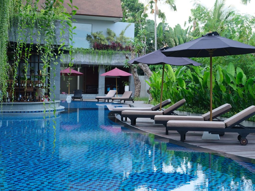 KayumasResort's tweet photo. Don't call it a dream. Call i a plan.

We are excited to see that some international flight will resume partial services to Bali soon. Good sign. Finger crossed!

#kayumasresort #kayumasseminyakresort  #tropicaldesign #tropicalparadise #positivity #positivethinking https://t.co/lVUv8yYsWH