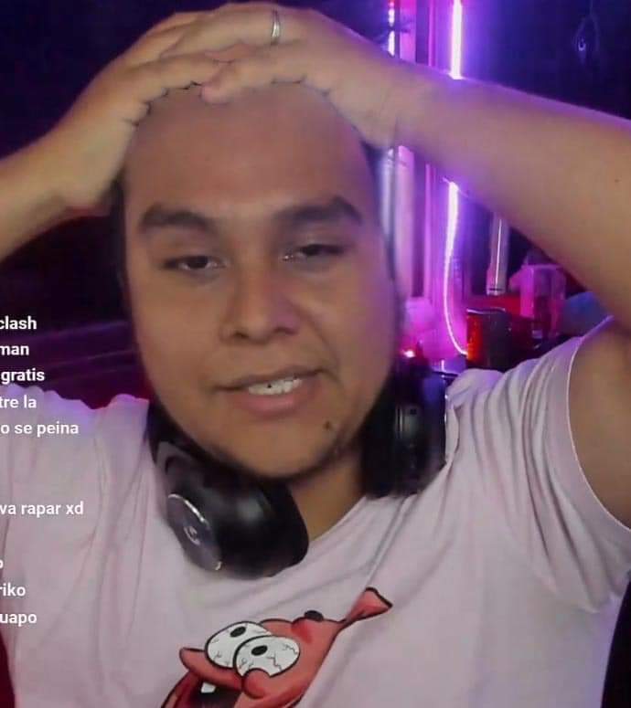 MarlagGaming's tweet photo. @IbaiLlanos El se llama @ElKevoOfficial  JAJAJAJAJ es todo lo que describes pero mejorado👉🏻👈🏻🥴😂JAJAJAJA.
Pd: Puedes invitarlo a tu servidor de GTA? es un buen streamer la verdad🥺. https://t.co/c2pTclBp4s