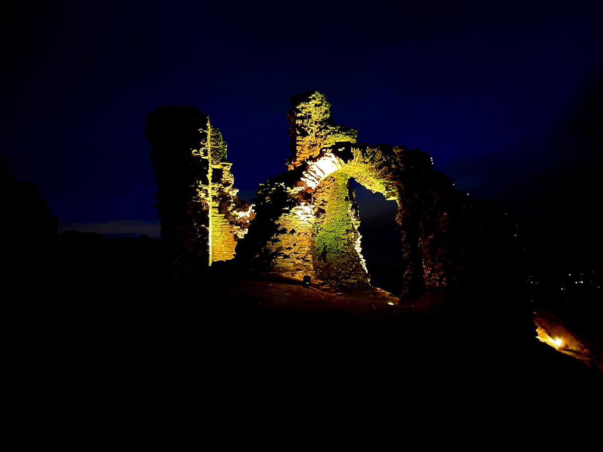 ASG_Entertain's tweet photo. To mark one year since we went into a national lockdown we lit up Dinas Bran Castle & Moel Famau.
To remember the people who we have sadly lost due to this virus, as well as the devastating impact it has had on so many people’s lives.
#DayOfReflection #LightItYellow https://t.co/iUXEoxk5Qq