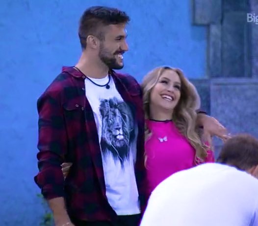oxiiidani's tweet photo. JÁ DEU CERTO PITICA 💜

#FICACARLA https://t.co/psEBeGbAeq