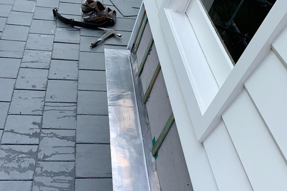 Crownslateroof1's tweet photo. Lead has been used for roofing for centuries and is one of the oldest flashing materials. 

Lead roofing and flashings can last over 200 years. 

Contact our team to learn more!
04 1588 1313 
info@crownslateroofing.com

#leadroofing  #leadroof https://t.co/AdCx3HutjZ