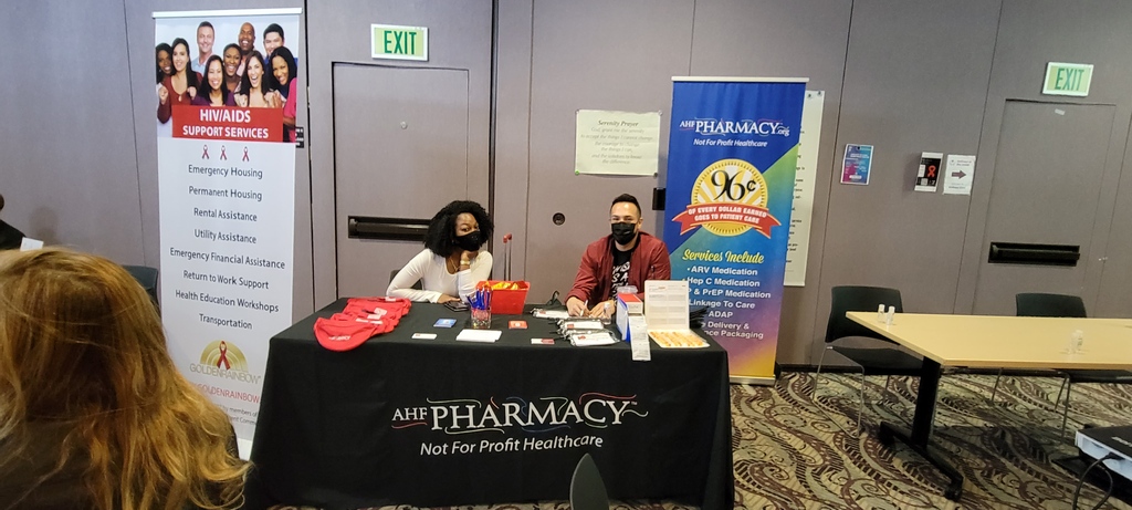 thecenterlv's tweet photo. The Link Up team is grateful to the providers who helped make our event a success! For anyone misusing substances, in need of resources, or to get linked up to care; come down and see the Link Up team at The Center! #getconnected #getcenteredlv #getlinkedup #foundationforrecovery https://t.co/JQy9y87pdQ