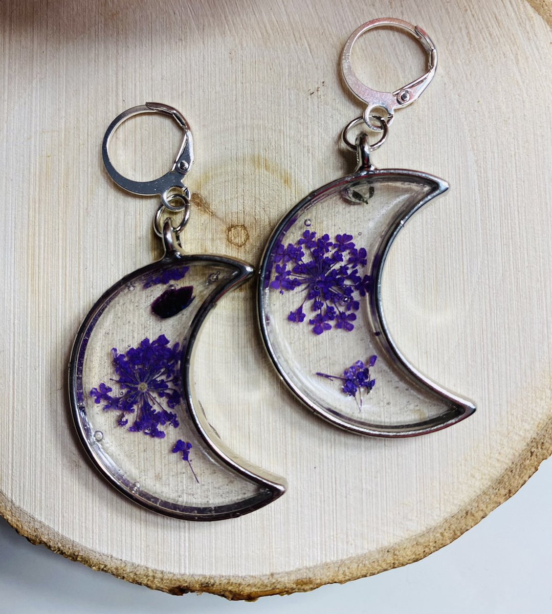JourneytoSelfJS's tweet photo. Moon earrings anyone?! ✨🌙 

Link- https://t.co/V6Cx3uccsv 

All orders will be shipped out tomorrow 😍✨🌷🤗 https://t.co/ycM10Ghmpj