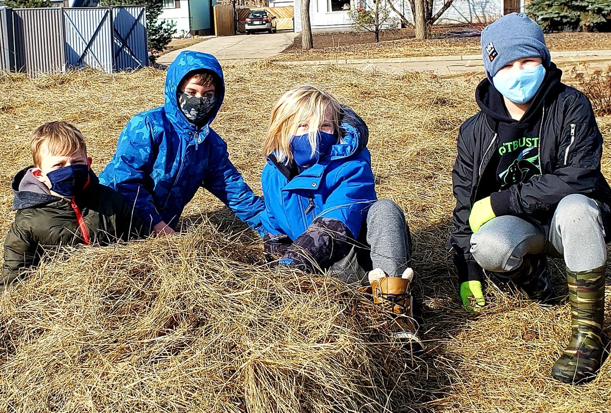 staceylarge2's tweet photo. Broadmoor Lake with these tiny humans!💜 @whfelementary 
@eips https://t.co/9JH3peqYF2