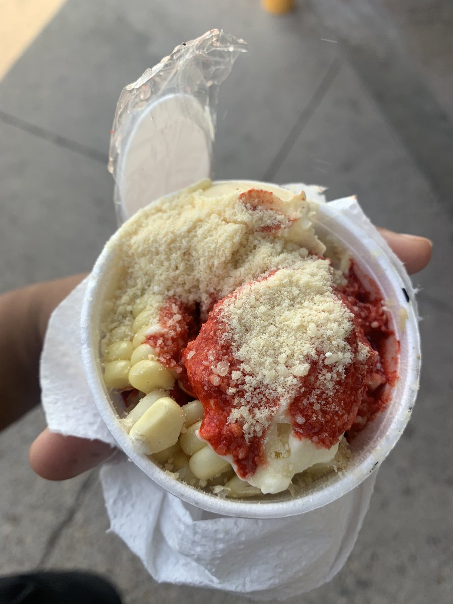 aileenlykacholo's tweet photo. PSA: The corn lady, or Maria, is relocating from the Mercedes HEB to her own home because HEB is no longer renewing her contract. This breaks my heart because honestly her corn is SO good! IDC fight me. Nonetheless, I told her I would help her spread the word so please RT🥺 https://t.co/IvRHWpRIDv