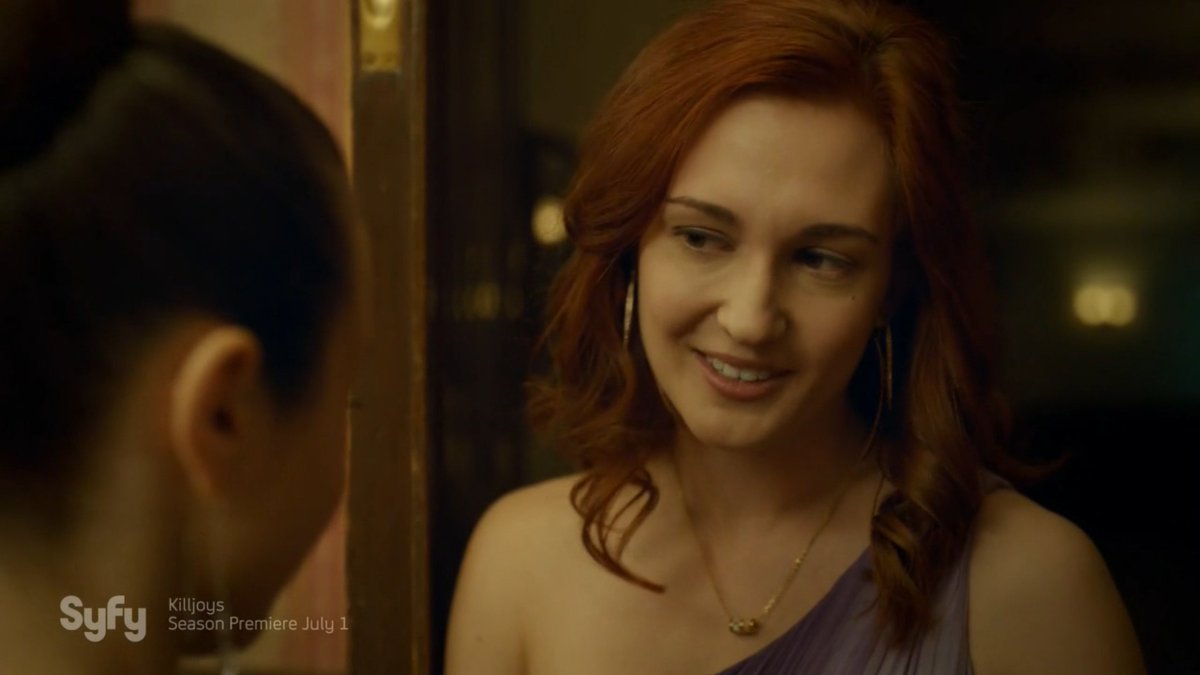 "See, I knew I wore this bracelet for a reason."  #WynonnaEarp  #BringWynonnaHome