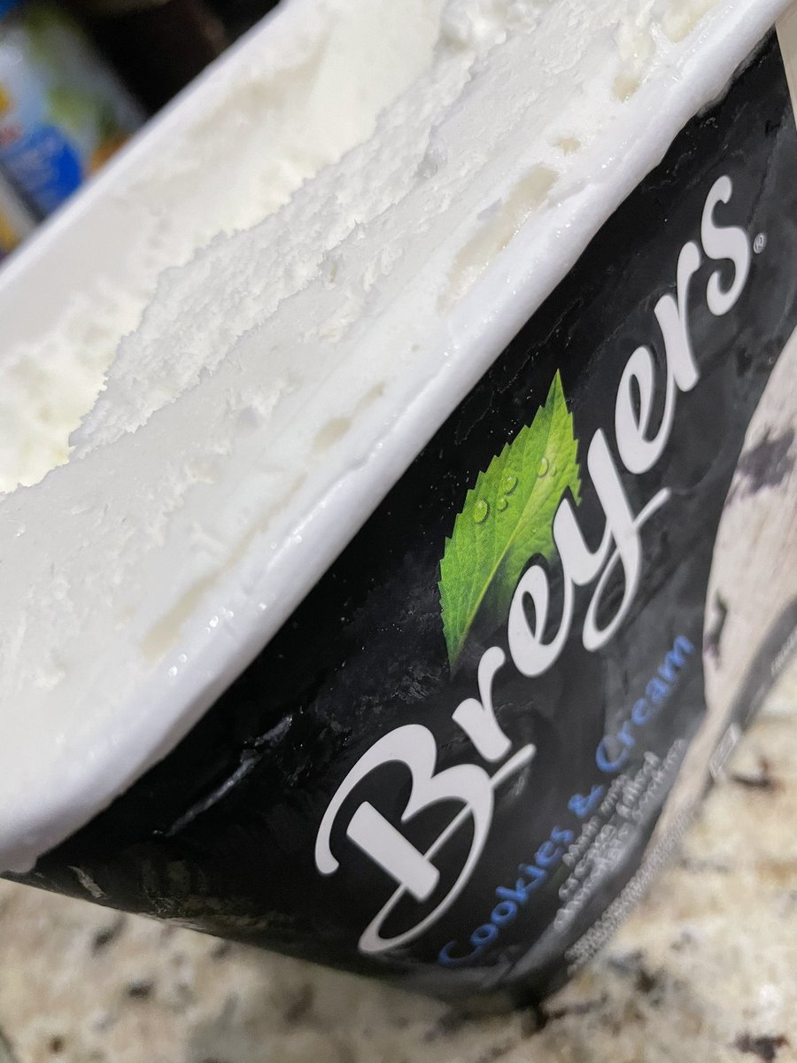 AudriaLee's tweet photo. @Breyers - could use your help... no cookies in my cookies n cream 😩 https://t.co/ElEM73Jx2x