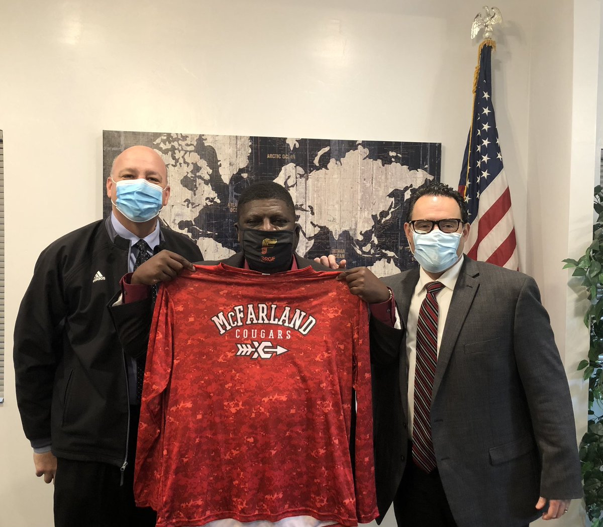 Happy to host <a href="/PBVUSD/">Panama-Buena Vista Union School District</a> trustee &amp; Kern School Board Association Prez <a href="/kcwolaridge/">Keith Wolaridge</a>, showcase <a href="/McFarland_USD/">McFarland Unified SD</a>’s Kinder to College/Career system #KernPledge #mcfarlandUNIFIED <a href="/BRS_Academy/">Browning Road STEAM Academy</a> <a href="/KernAve_Bobcats/">Kern Ave Elementary</a> @HES_Jaguars <a href="/MJHS_of_MUSD/">McFarland Junior High School</a> <a href="/McfarlandHigh/">McFarland HS Early College</a> <a href="/Mr_Brian_Bell/">Brian Bell</a> <a href="/KCSOS/">KCSOS</a>