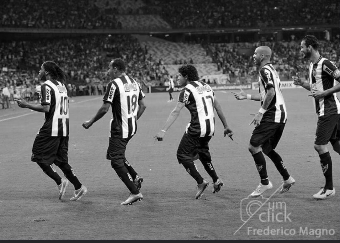 carinexavier13's tweet photo. fotos que contam histórias ...✨
@10Ronaldinho #alecsandro @luanmadson @tardelli9 @rever4oficial https://t.co/gEGrd2rhgQ