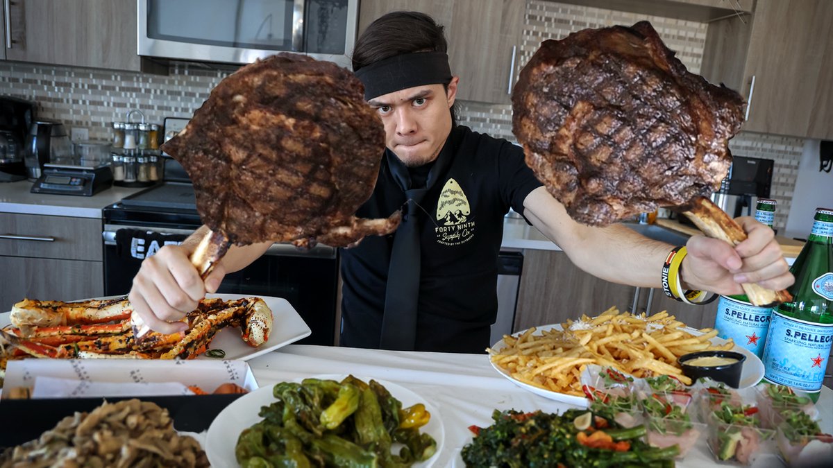 MattStonie's tweet photo. Duel-Wield Steaks https://t.co/ysCuJ0Vr7R