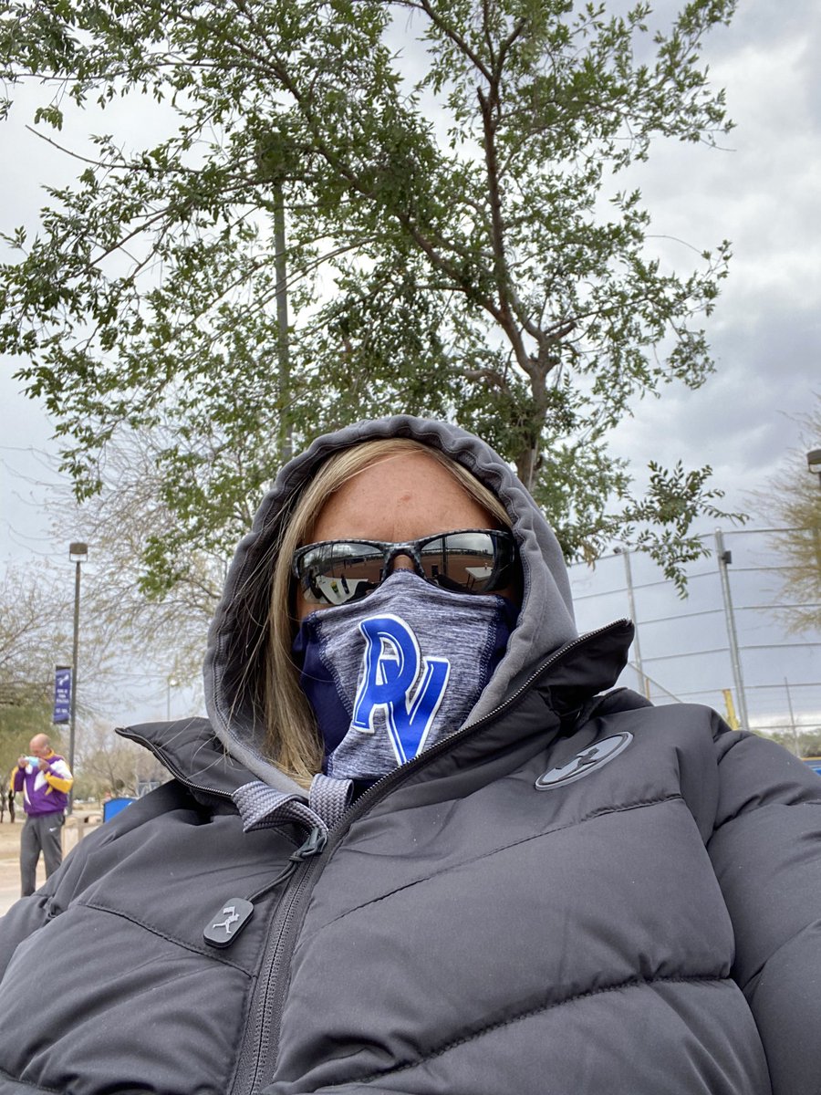 SFSunDevil's tweet image. A bit chilly at softball this afternoon! #AZSpring #GoPumas #ADLife