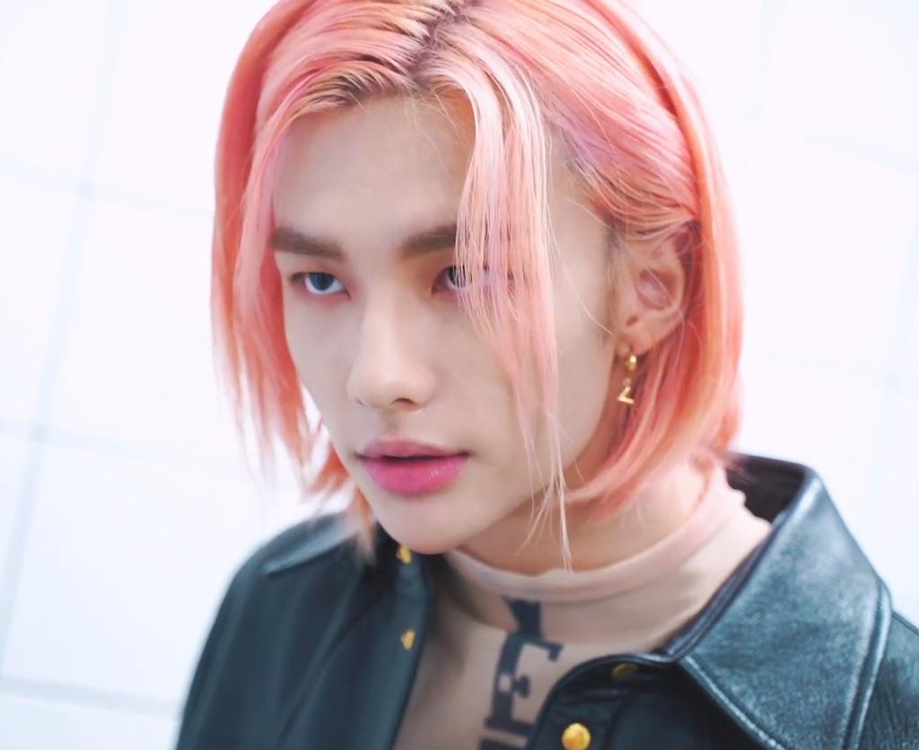 横顔の骨格が彫刻の推しです #ヒョンジン #hyunjin #StrayKids