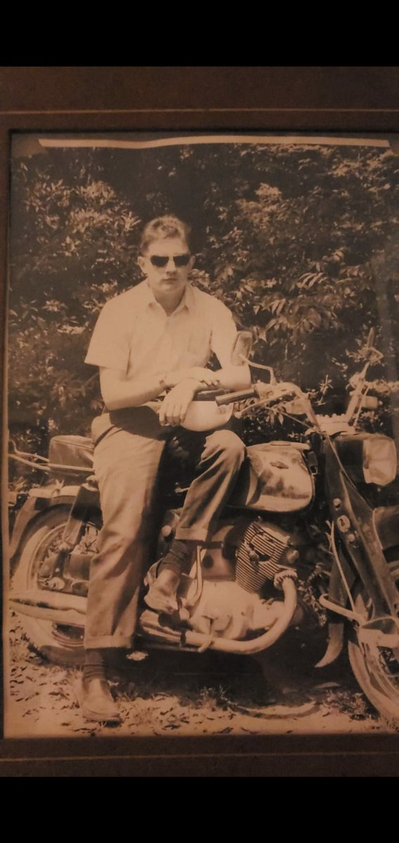 lindabear78's tweet photo. Today would've been my Dad's 78th birthday, so I earned my Memorial March badge for #SpringofCMTR in his honor. We listened to Elvis &amp; I'll finish my day off with a Mars Bar (although it's the Milky Way in the US). https://t.co/lRPjGukLAB